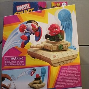 Marvel Stunt Tank Set with Captain America and Red Skull Figures